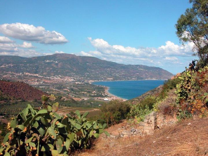 L'Ulivo In Villa Greco Tindari Esterno foto