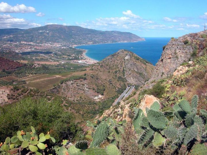 L'Ulivo In Villa Greco Tindari Esterno foto