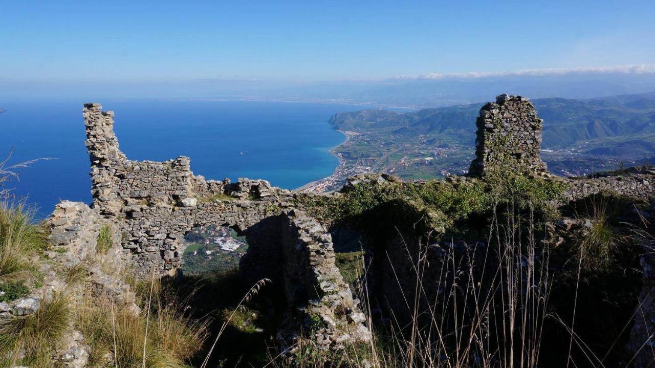 L'Ulivo In Villa Greco Tindari Esterno foto